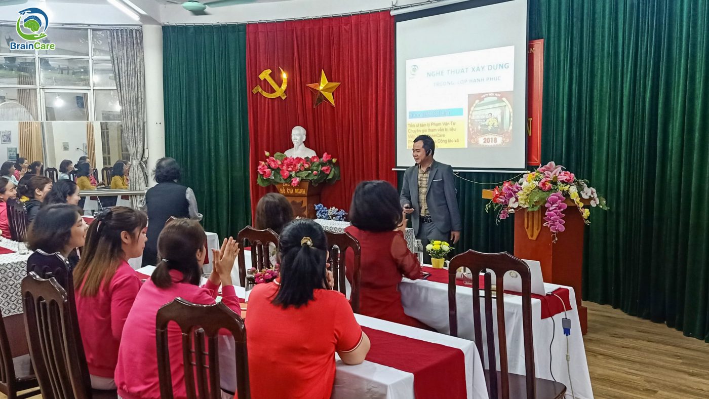 Tiến sĩ Phạm Văn Tư - Phó trưởng khoa khoa Công tác xã Hội trường Đại học Sư phạm Hà Nội