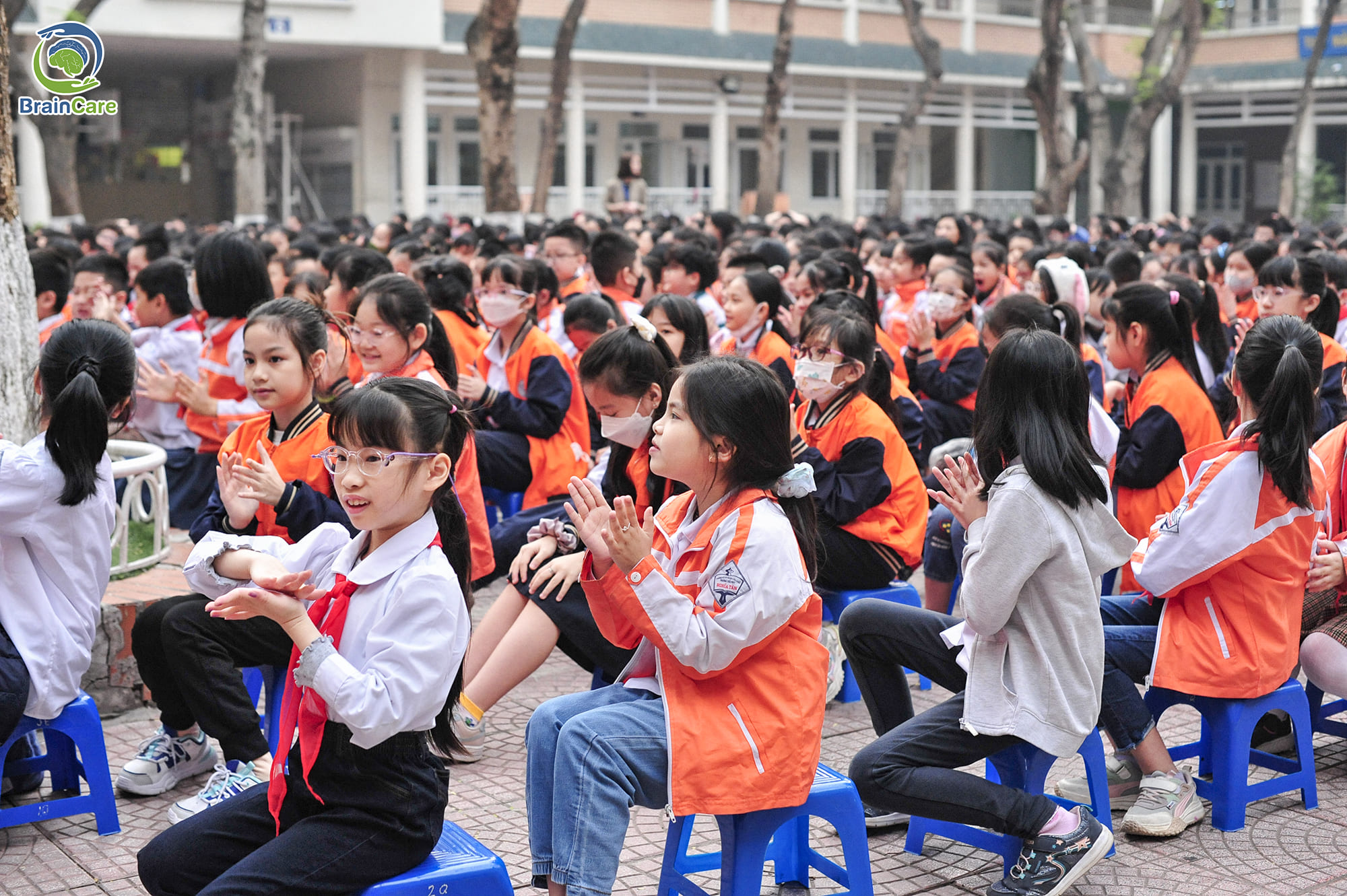 Học sinh trường Tiểu học Nghĩa Tân và BrainCare