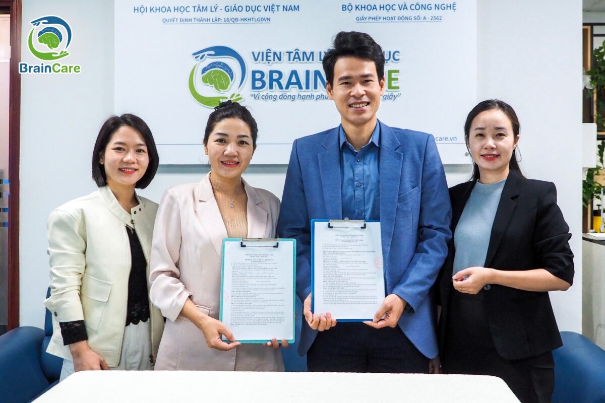 YouCare đã chính thức ký kết hợp đồng sử dụng Ứng dụng CKCare trong hoạt động đánh giá trí lực cho trẻ với trường Mầm non Ngôi sao mới New Star.